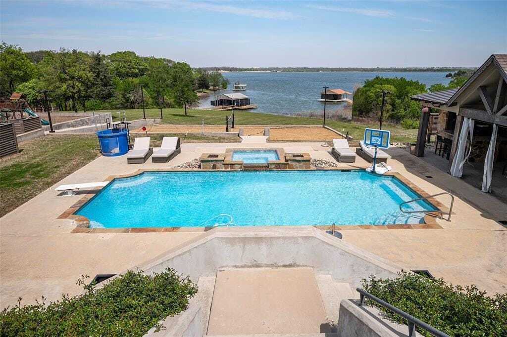 Incredible Lake Front Estate Home In Waxahachie, Texas, United States