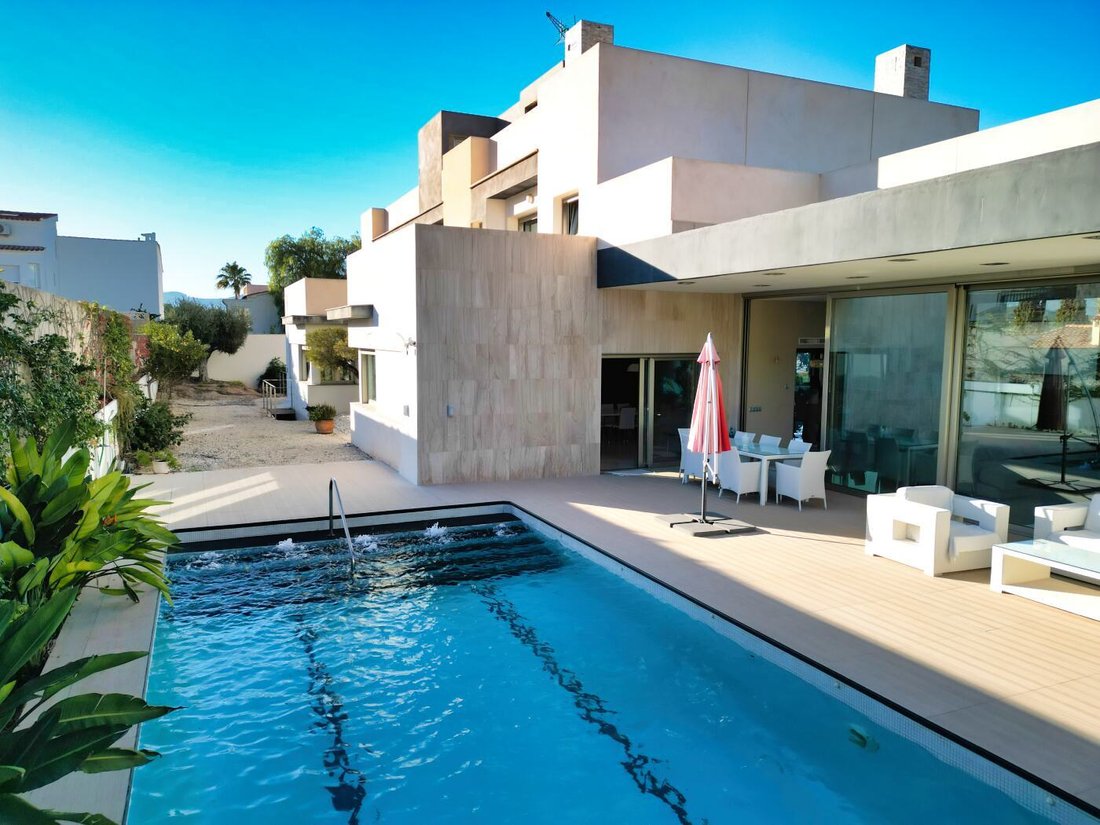 Albir Houses / Villas In L'alfàs Del Pi, Valencian Community, Spain For