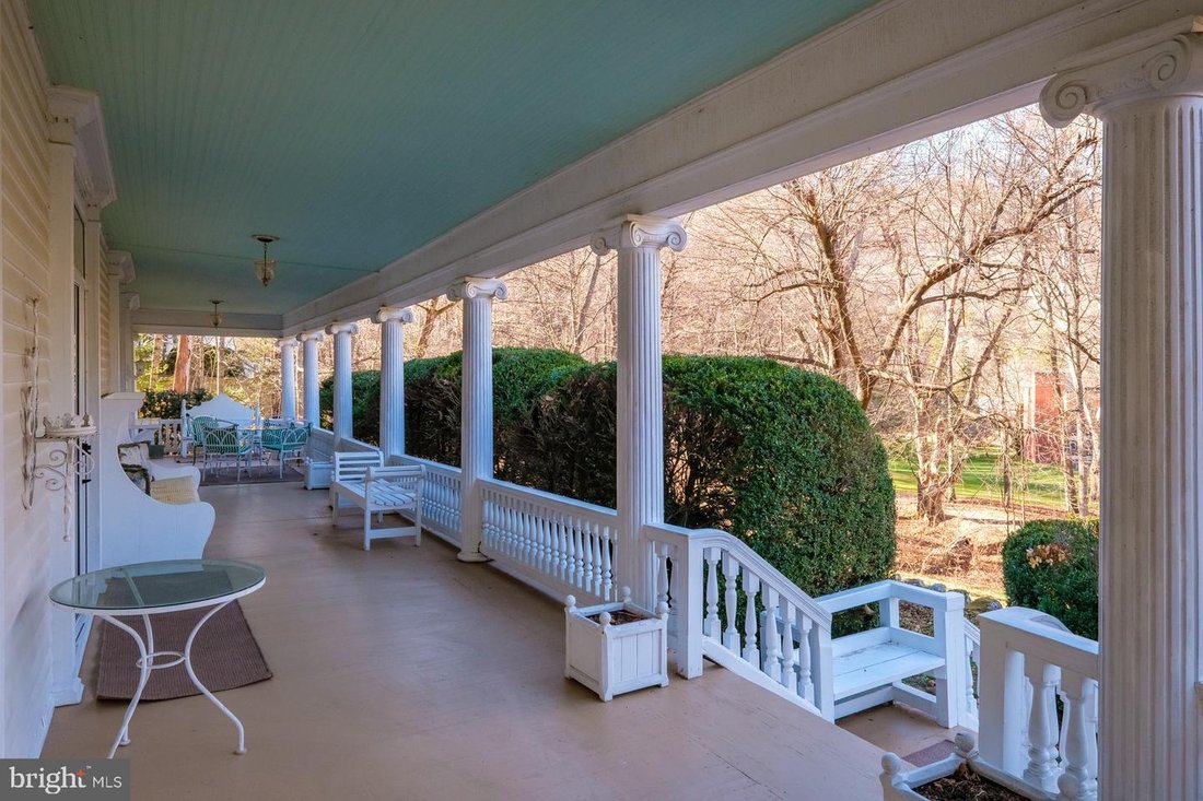Magical Historic Home On A Nationally In Hot Springs, Va, United States