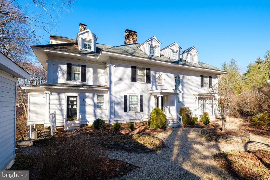 Magical Historic Home On A Nationally In Hot Springs, Va, United States