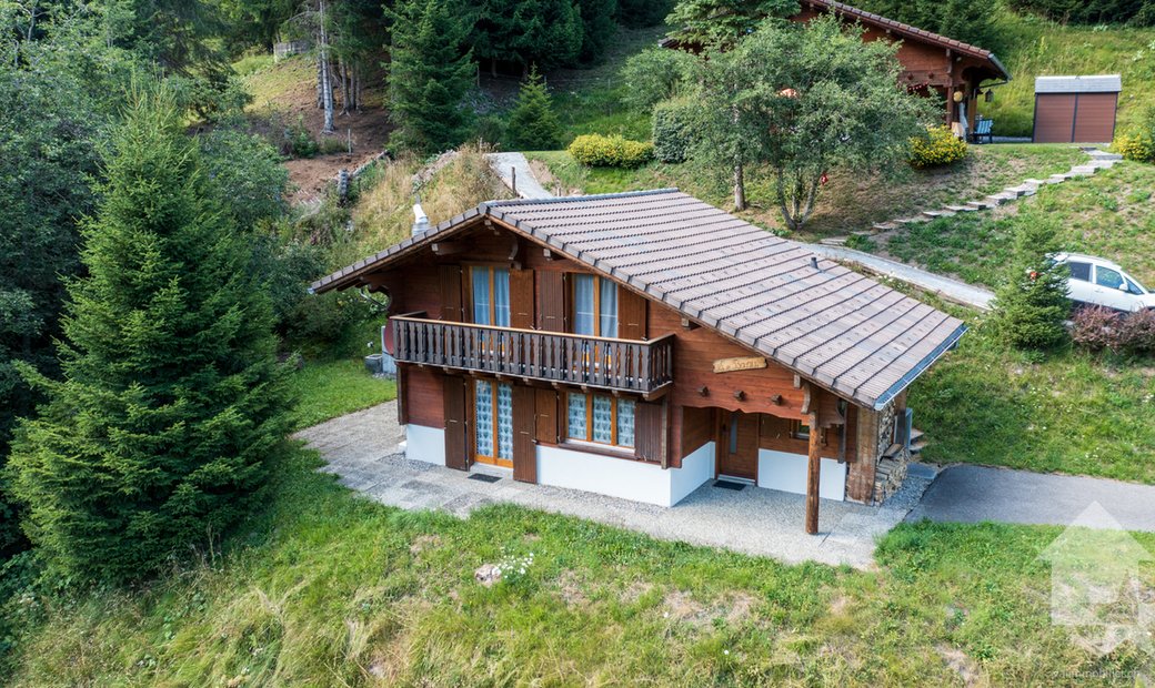 Charmant Chalet Individuel En Madrier En Switzerland