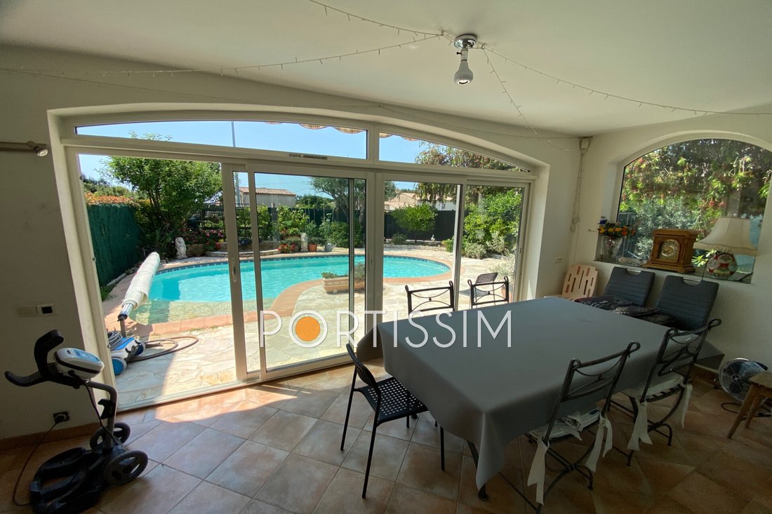 Villa in Saint-Laurent-du-Var, Provence-Alpes-Côte d'Azur, France 2 - 13608494