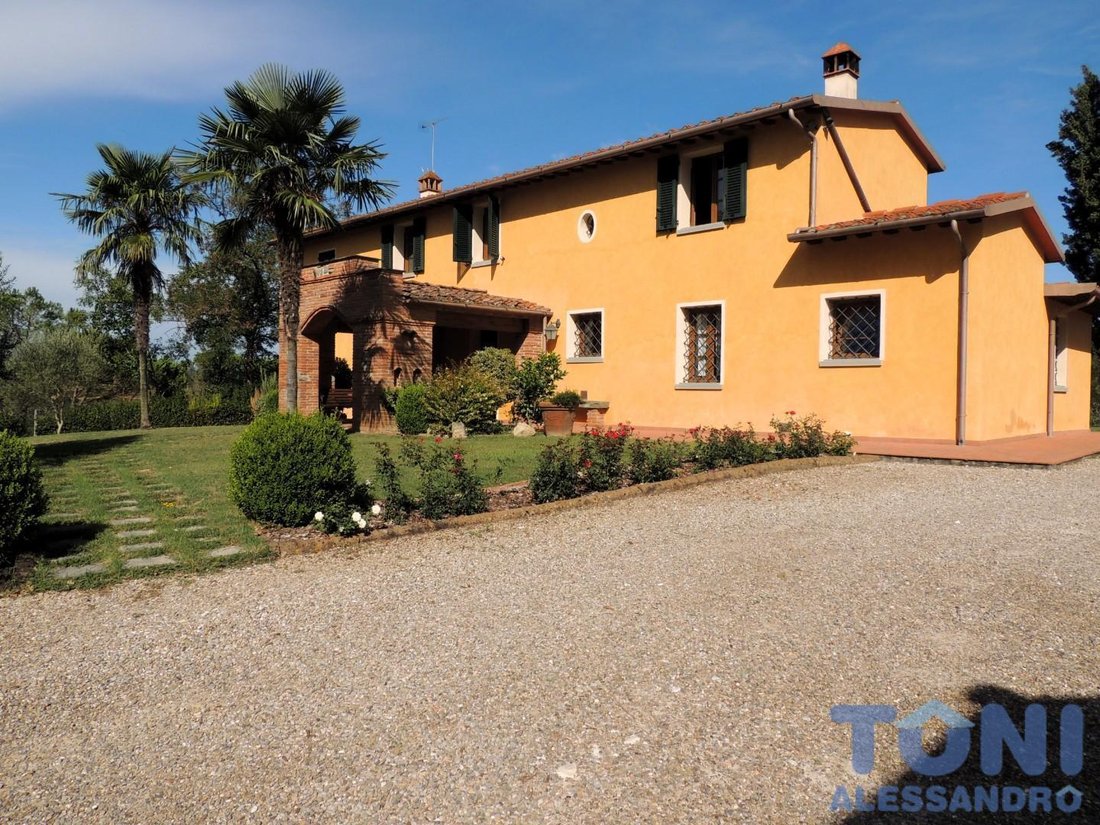 Villa in Center, Fucecchio, Tuscany 1 - 13610135