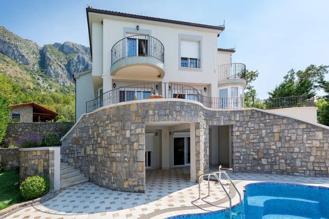 Villa in Tudorovići, Montenegro 1 - 13616039