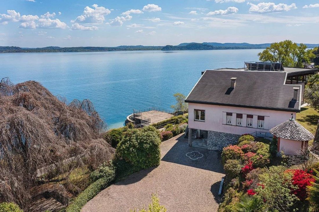Modern Lakefront Villa With A Large Terrace In Lesa, Piedmont, Italy