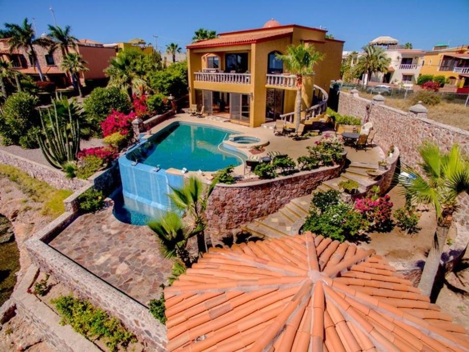 6 Bedrooms Single Family Detached In San Carlos, Sonora, Mexico For