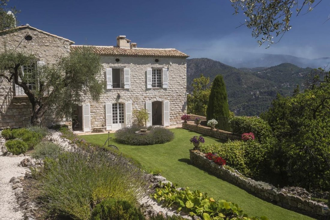 Historic Mountainside Chateau In Le Broc, Provence Alpes Côte D'azur