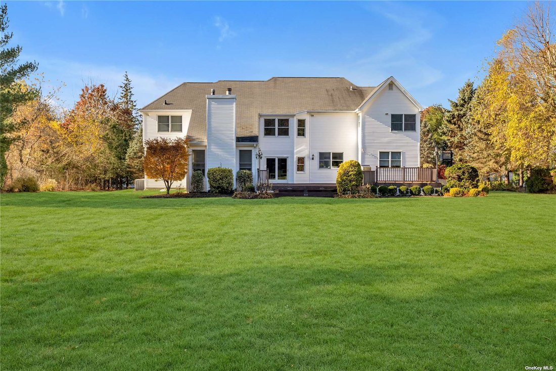 House Dix Hills Dans Dix Hills, Ny, United States à Vendre (13616517)