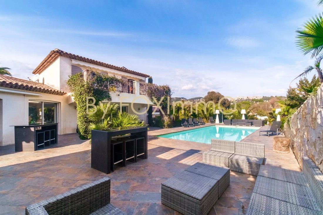 On The French Riviera, Magnificent 7 Room In La Colle Sur Loup, France