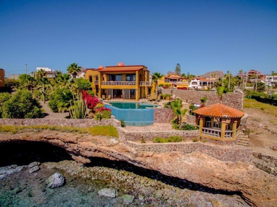 6 Bedrooms Single Family Detached In San Carlos, Sonora, Mexico For