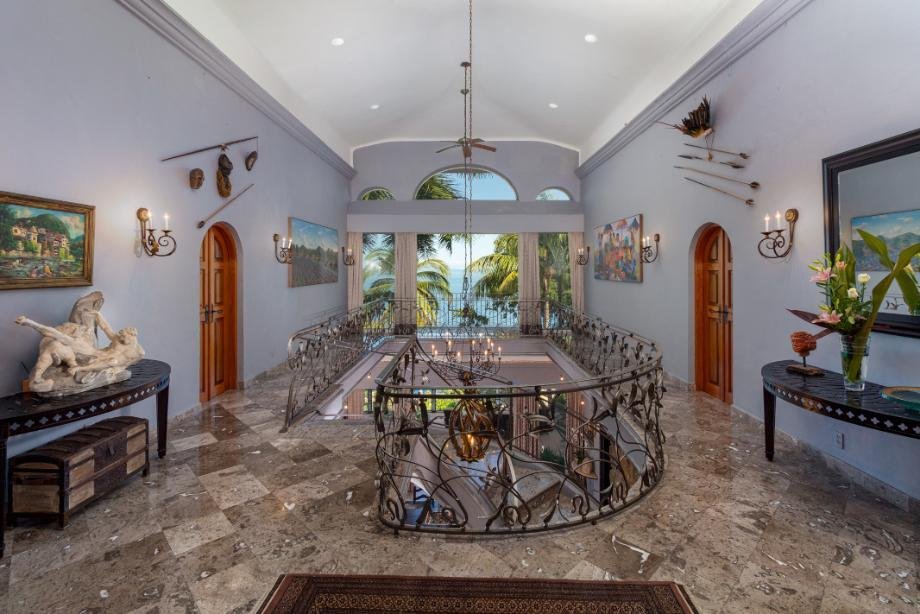 6 Bedrooms Single Family Detached In Boca De Tomatlan, Jalisco, Mexico