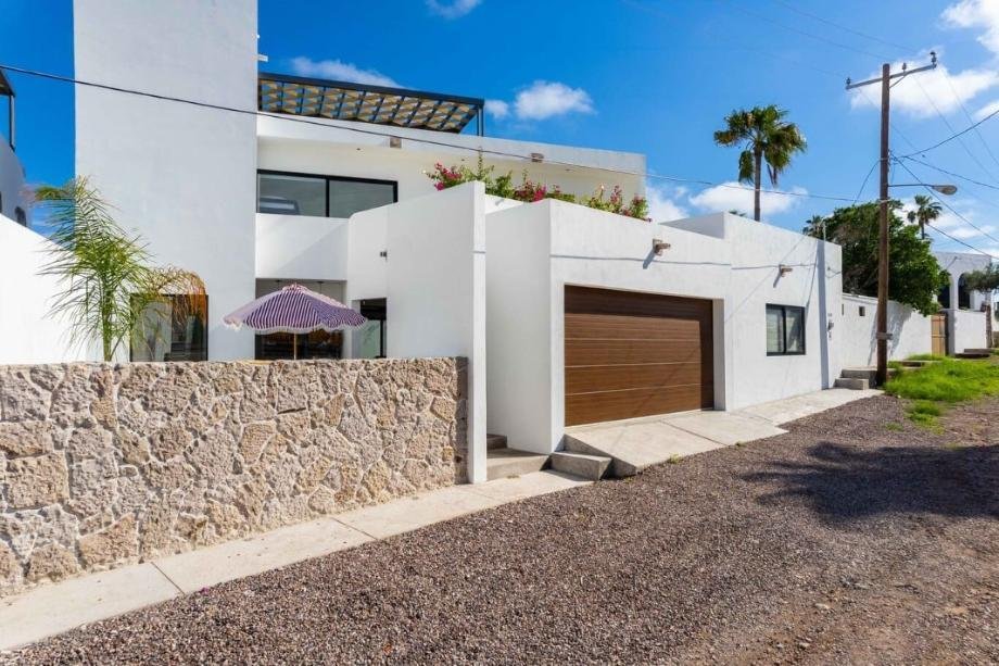 4 Bedrooms Single Family Detached In San Carlos, Sonora, Mexico For