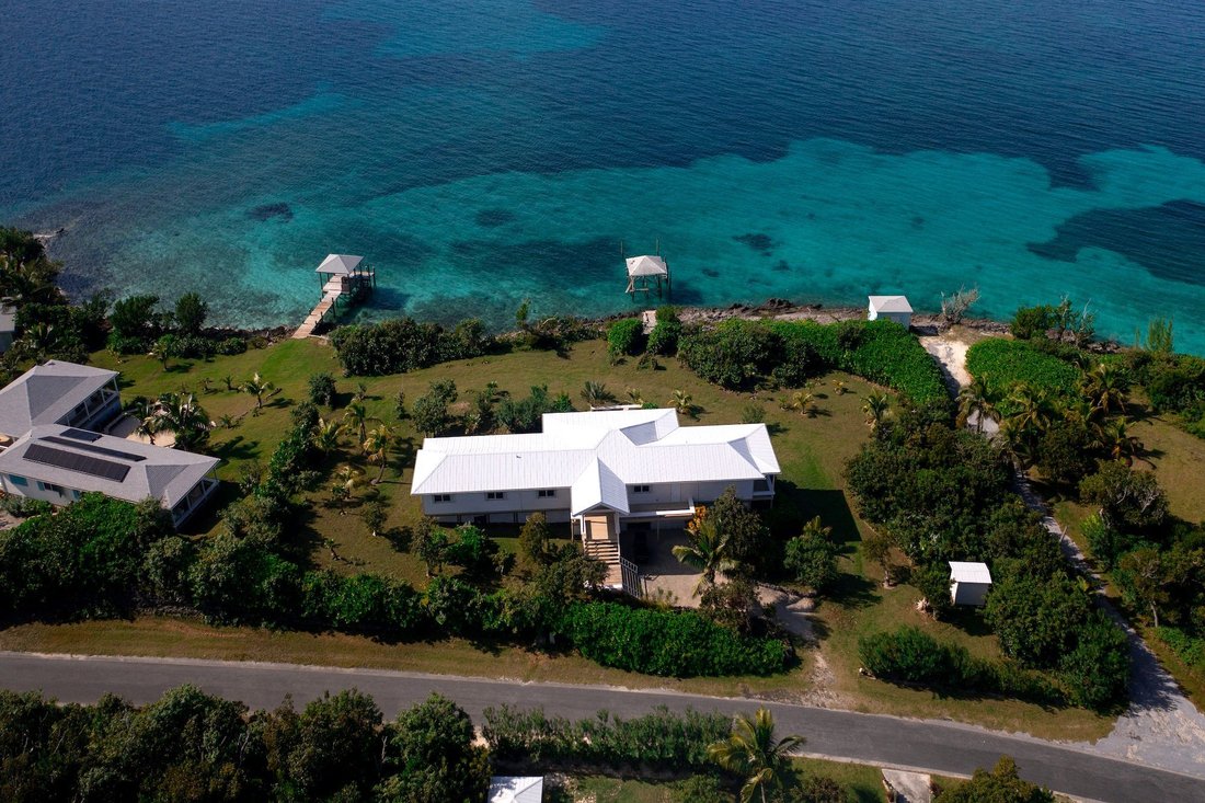 Seaside Dream In Great Guana Cay, Hope Town, The Bahamas For Sale