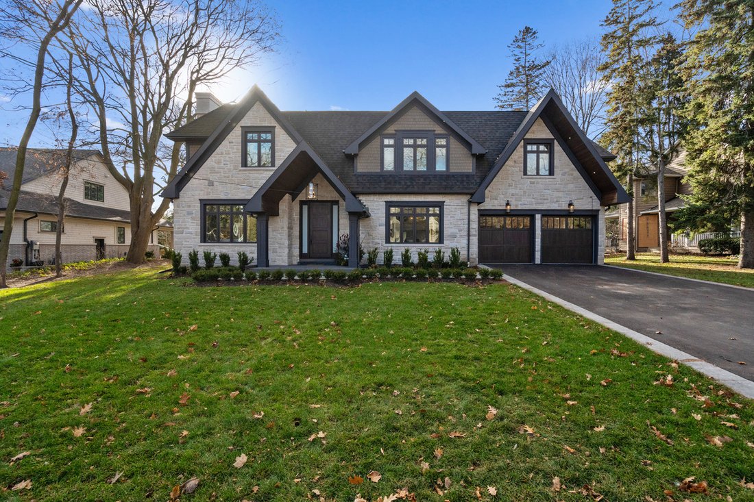 House in Oakville, Ontario, Canada 2 - 13616350