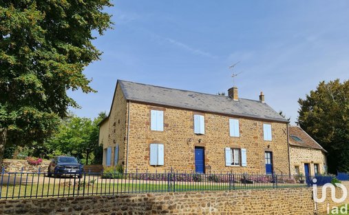 Luxury homes for sale in MoitronsurSarthe, Pays de la Loire, France