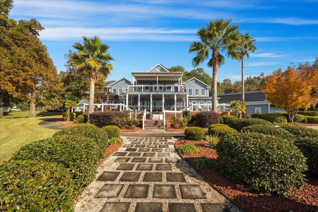 Personal Paradise That Is Sure To In Summerton, South Carolina, United States For Sale (13613590)