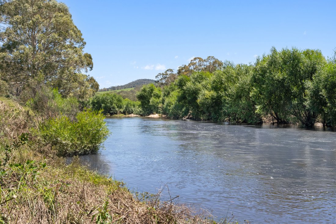 Scenic Farmstead With Shoalhaven River In Bendoura, New South Wales