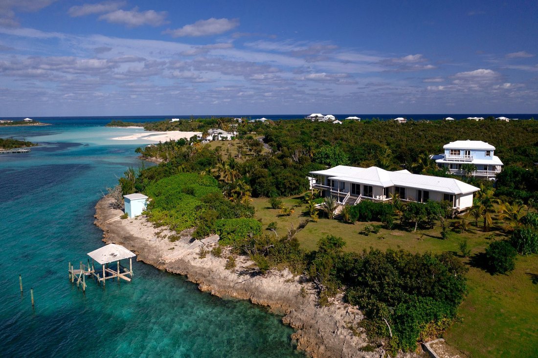 Seaside Dream In Great Guana Cay, Hope Town, The Bahamas For Sale