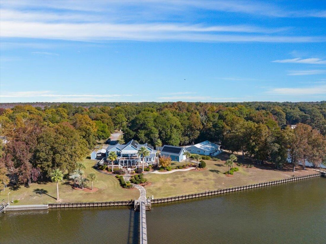 Personal Paradise That Is Sure To In Summerton, South Carolina, United States For Sale (13613590)