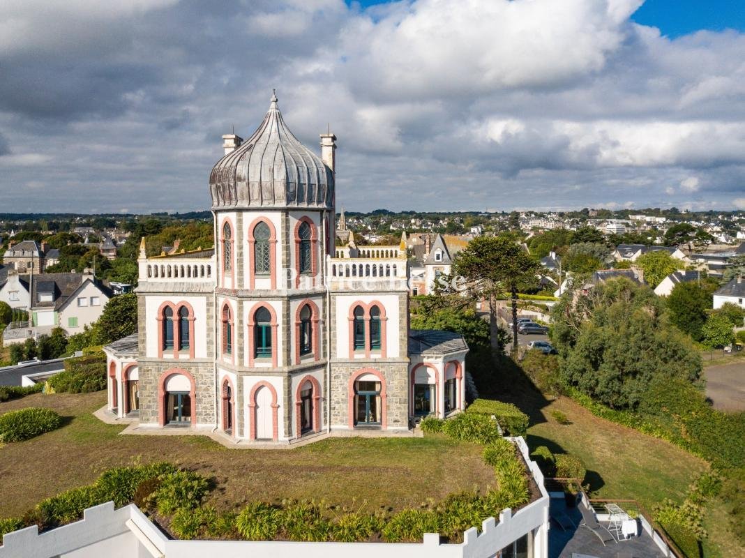 La Villa Mauresque: Where Brittany’s Coast Meets Oriental Splendor