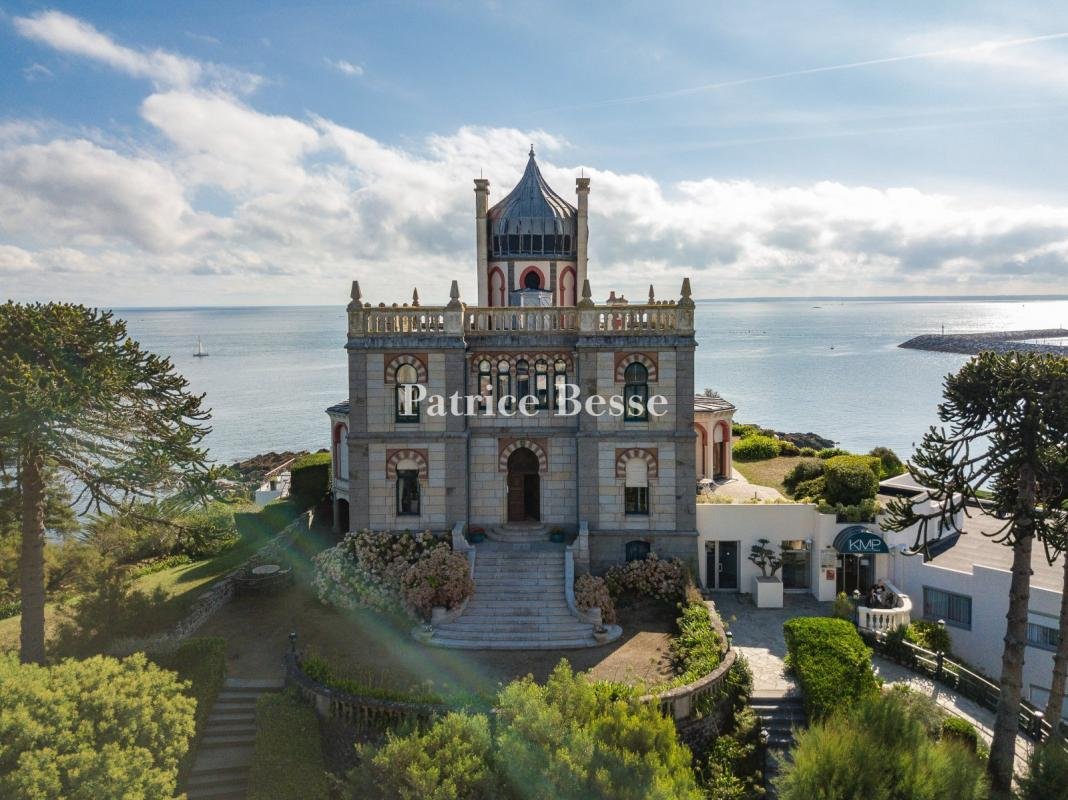 La Villa Mauresque: Where Brittany’s Coast Meets Oriental Splendor