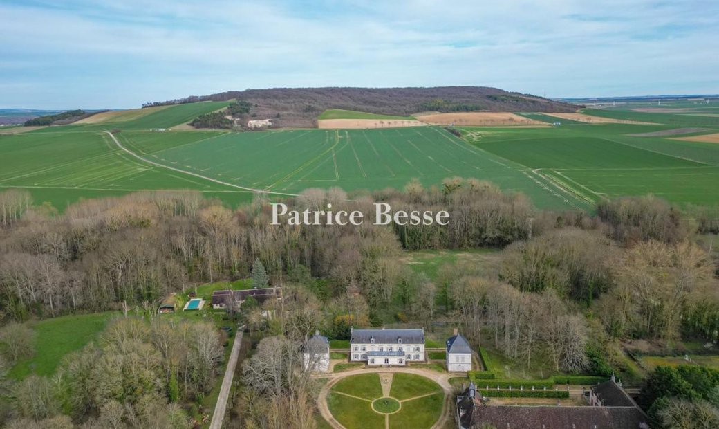 A Chateau With An Old Farm Complex In Joigny, Bourgogne Franche Comté