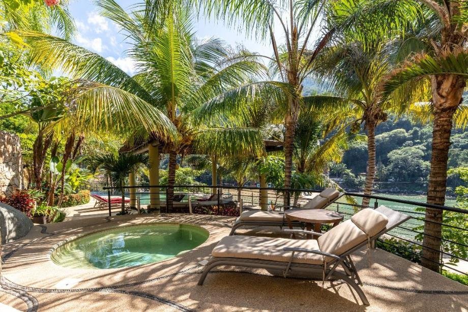 7 Bedrooms Single Family Detached In Boca De Tomatlan, Jalisco, Mexico