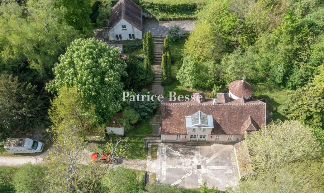 A 2 Ha Estate With A Small Isolated Area, In Coulommiers, île De France