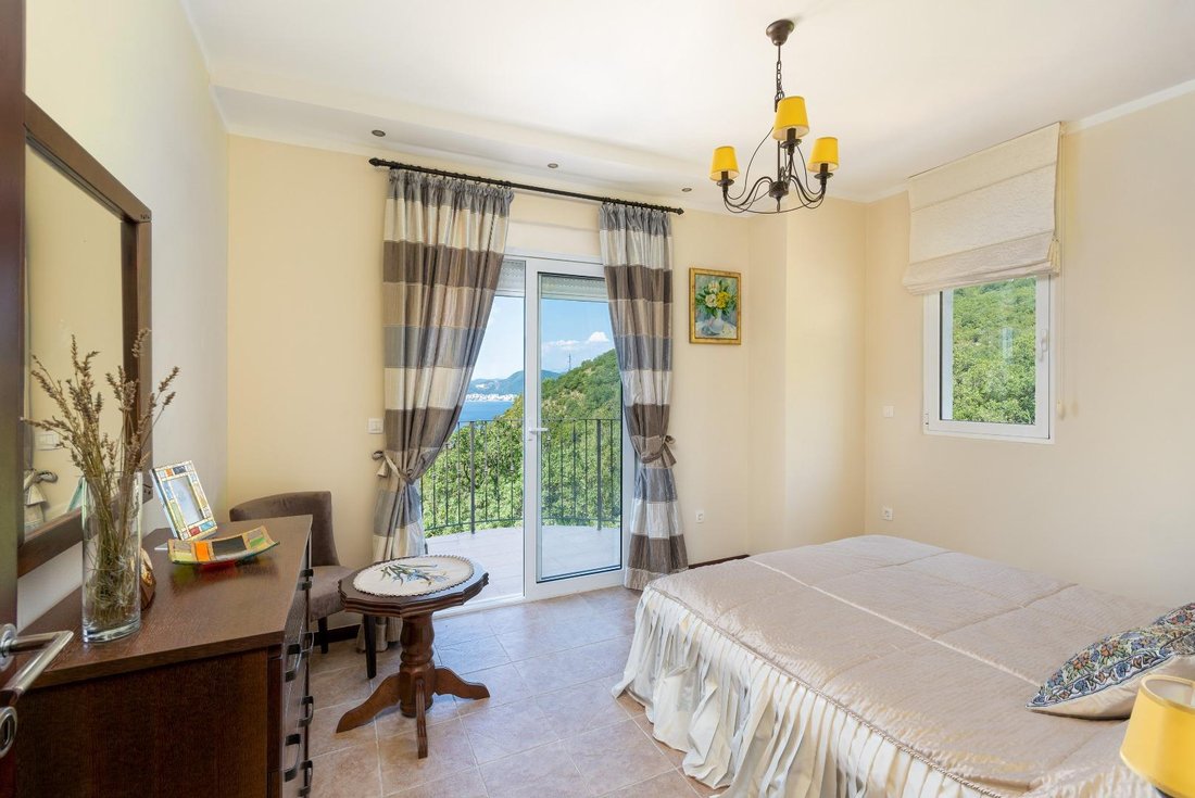 Villa in Tudorovići, Montenegro 3 - 13616039