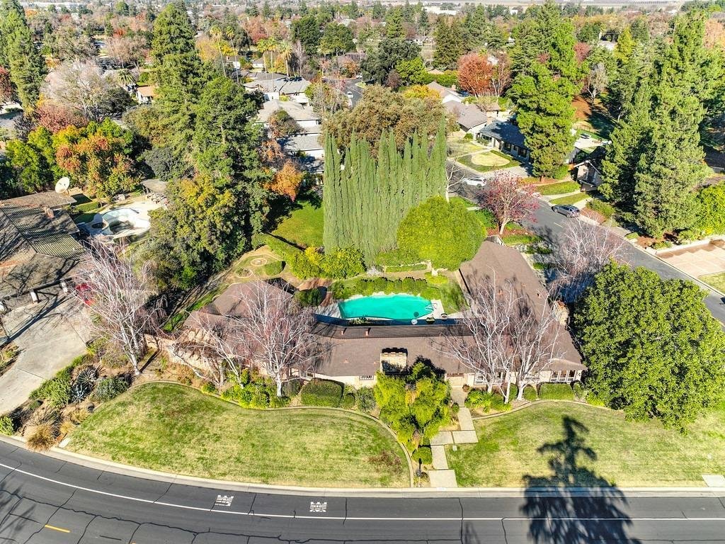 4 Bedrooms Single Family Detached In El Macero, Ca, United States For