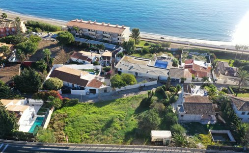 Land in Buenas Noches, Estepona, Spain 1