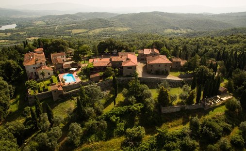 Luxury homes with vineyard winery for sale in Province of Arezzo