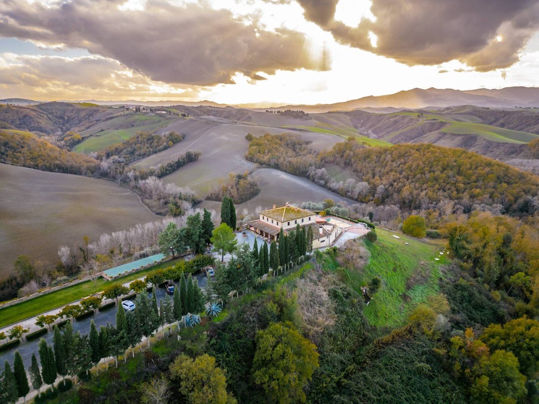 Villa in Volterra, Tuscany, Italy 1 - 13629026