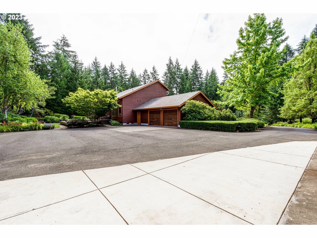 Secluded 12 Acre Estate With Modern In Junction City, Oregon, United States For Sale (13629610)
