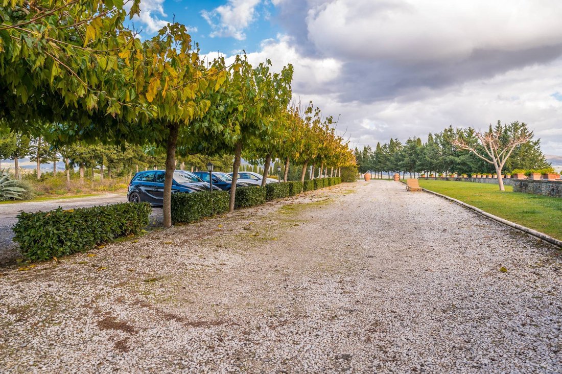 Villa in Volterra, Tuscany, Italy 4 - 13629026