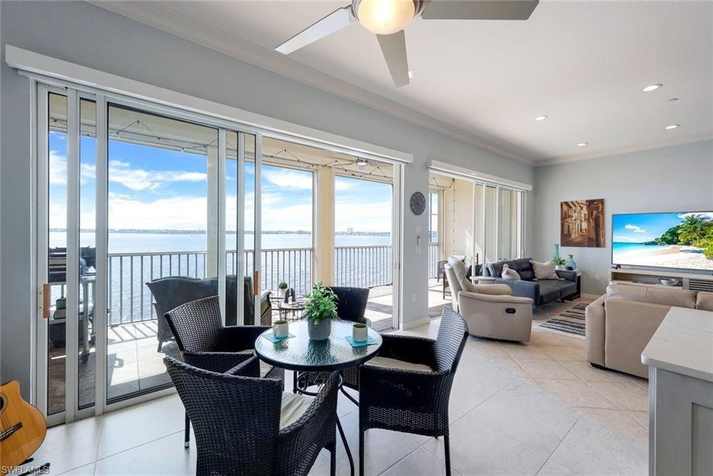 Gallery Detail: Exquisite Two Story Riverfront Penthouse In Cape Coral Florida United
