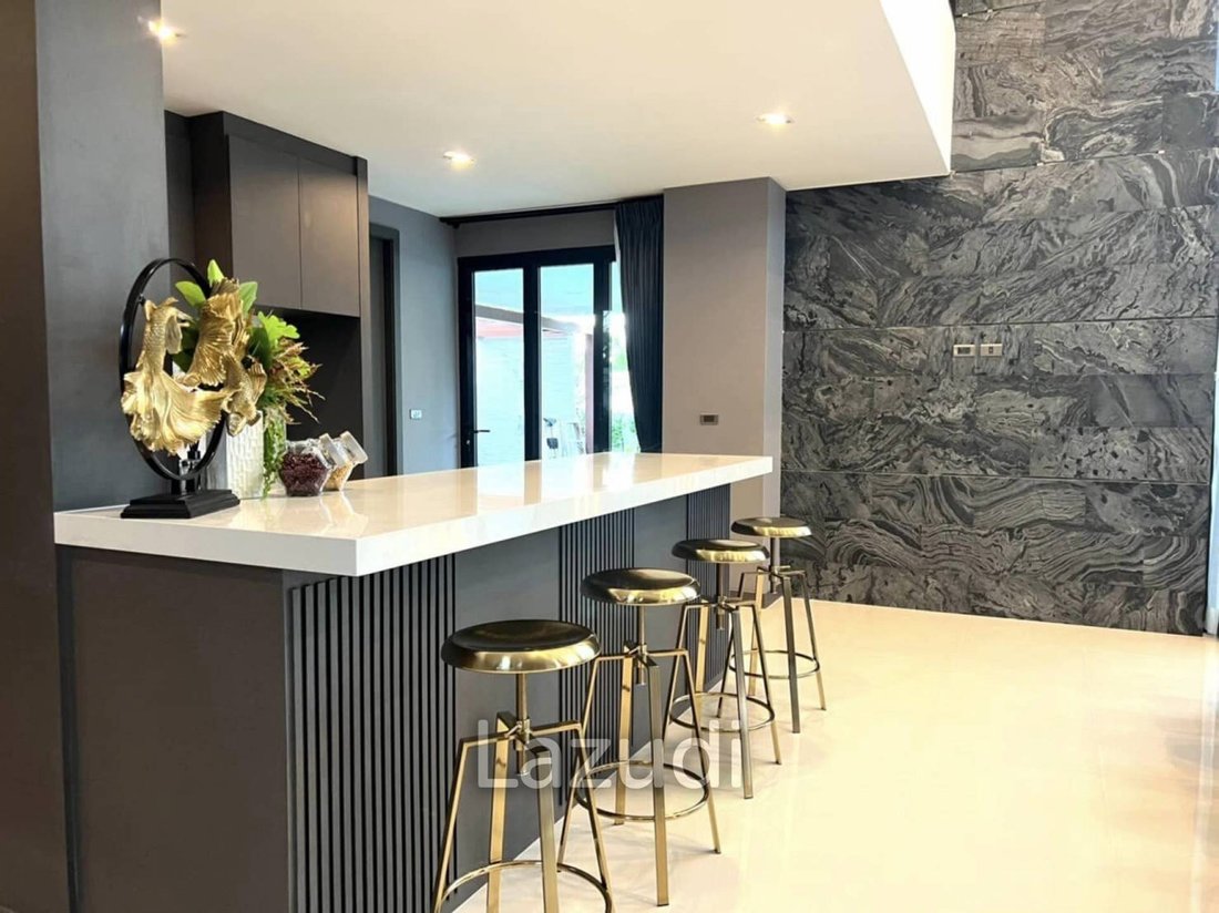 Villa in Mueang, Chon Buri, Thailand 5 - 13300133