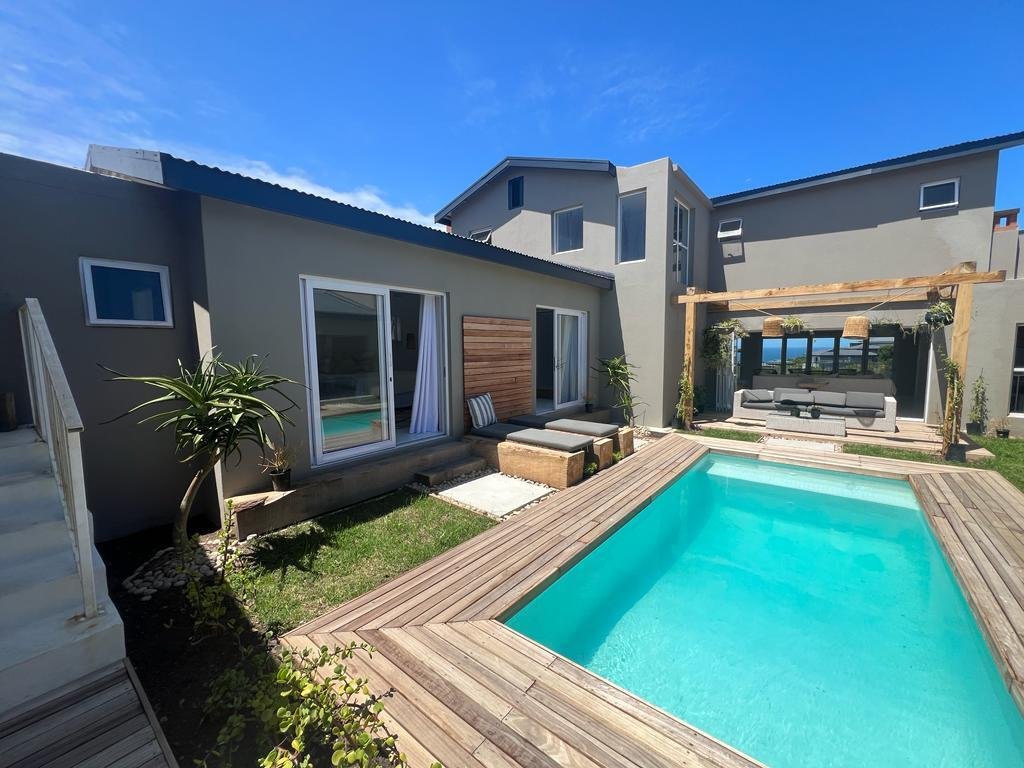Seaside Bliss Fully Furnished In Plettenberg Bay, Western Cape, South