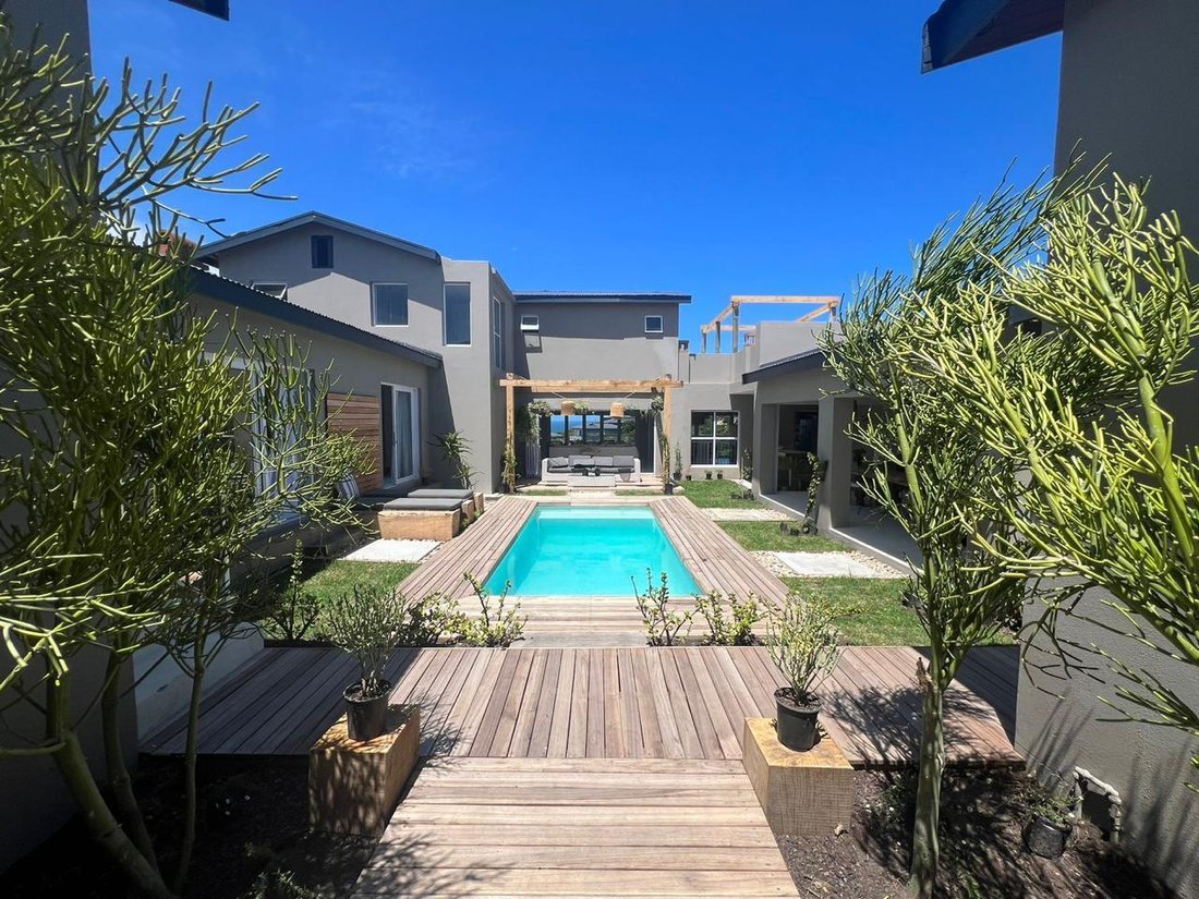 Seaside Bliss Fully Furnished In Plettenberg Bay, Western Cape, South