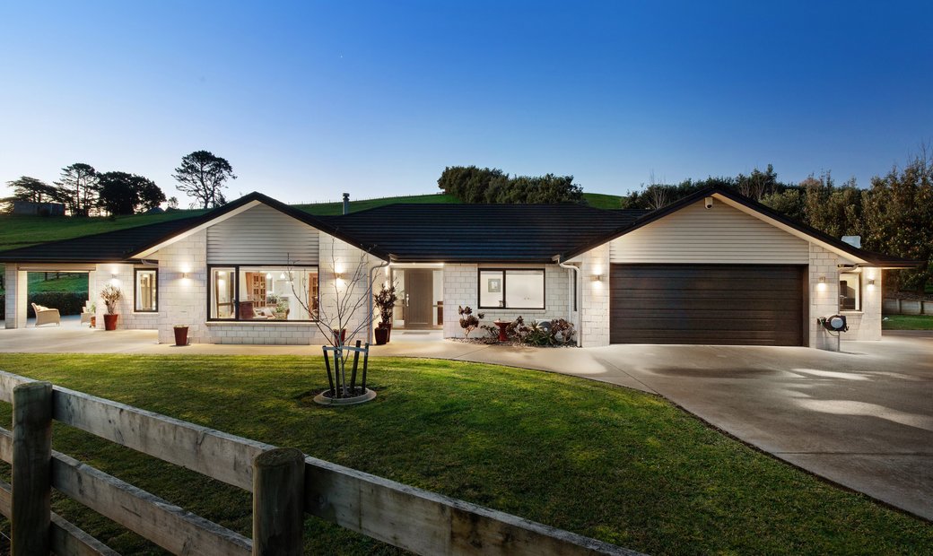 This Property Really Is The Complete Lifestyle Dans Pukekohe, New