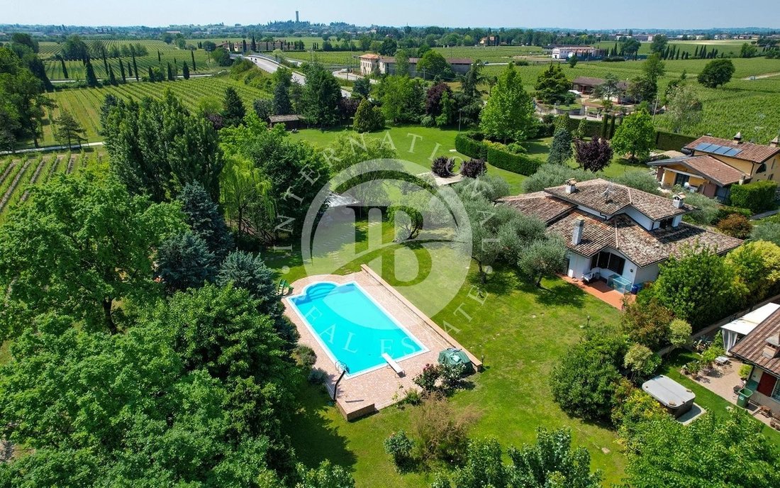 Villa in Center, Sirmione, Lombardy 1 - 13632122