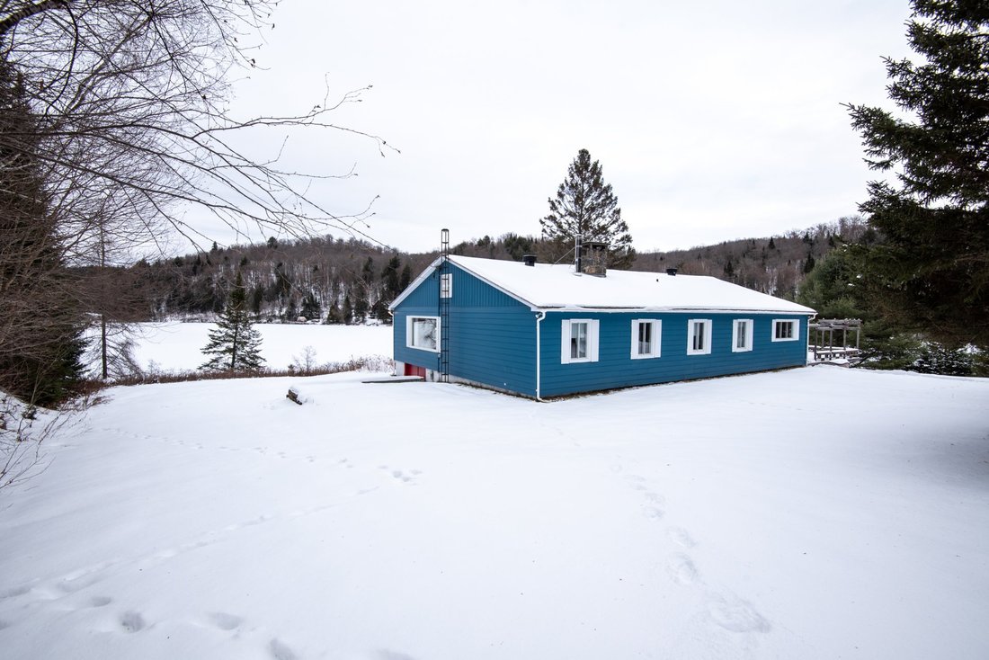 1285 Ch. Wilfrid In Saint Faustin Lac Carré, Quebec, Canada For Sale