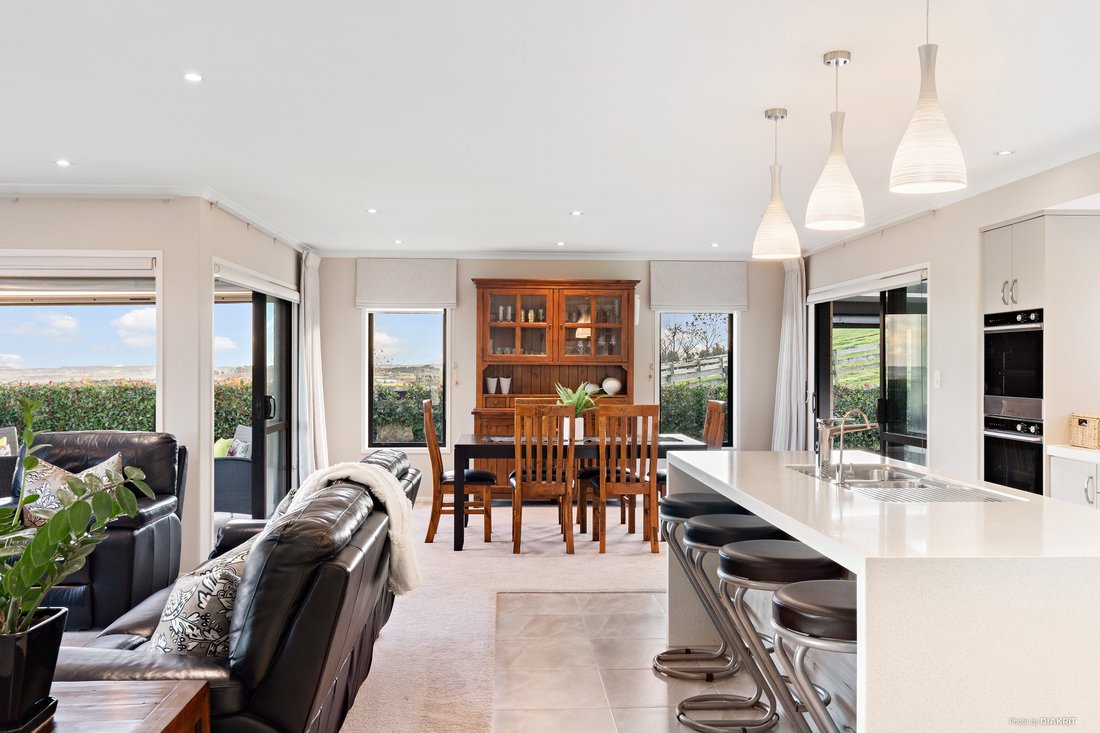 This Property Really Is The Complete Lifestyle Dans Pukekohe, New