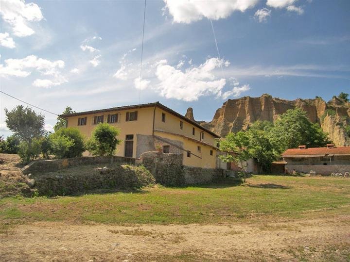Castelfranco Piandiscò Building In Toskana, Italien Zu Verkaufen (13631507)