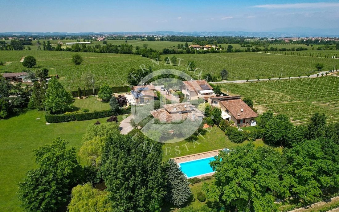 Villa in Center, Sirmione, Lombardy 4 - 13632122