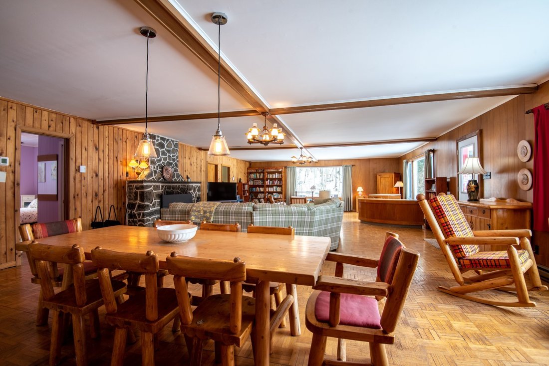 1285 Ch. Wilfrid In Saint Faustin Lac Carré, Quebec, Canada For Sale