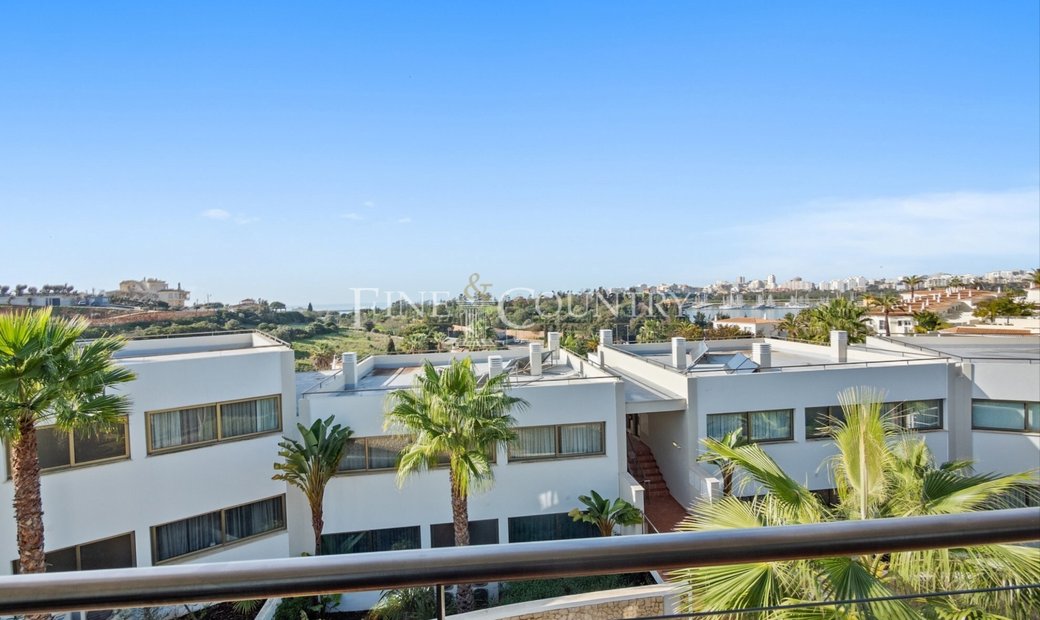 Ferragudo 3 Bedroom Single Storey Apartment In Ferragudo, Algarve