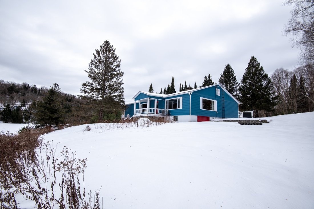 1285 Ch. Wilfrid In Saint Faustin Lac Carré, Quebec, Canada For Sale