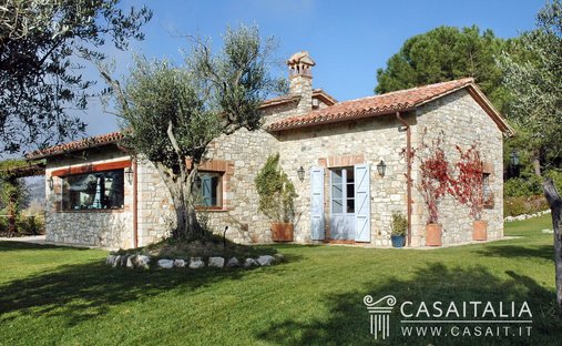 Villa in Todi, Umbria, Italy 1