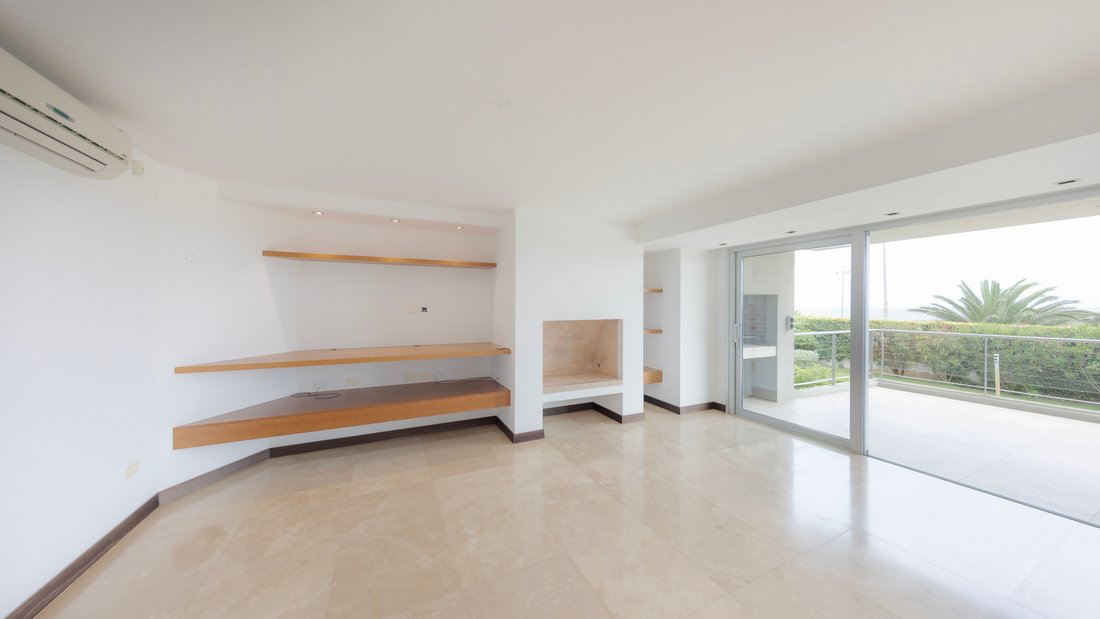 Apartment in Montevideo, Departamento de Montevideo, Uruguay 5 - 13633688
